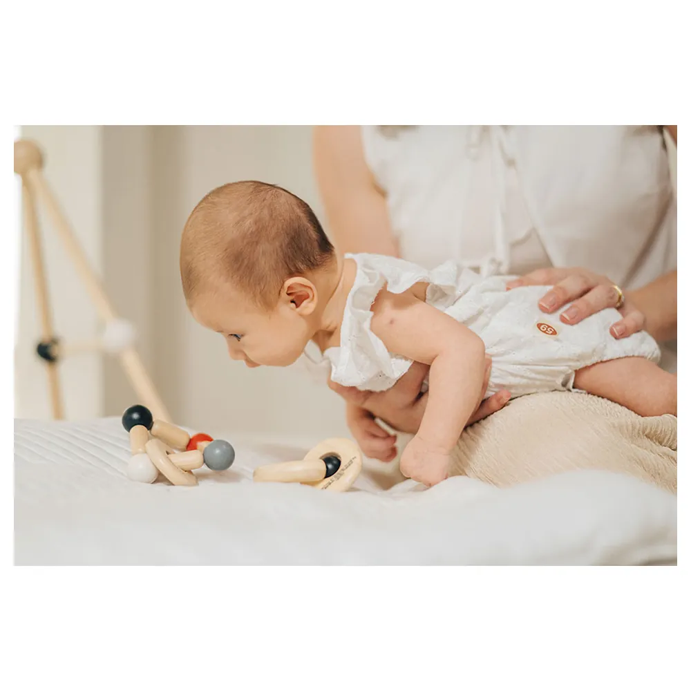 Plan Toys 'Κουδουνίστρα Με Χάντρες - High Contrast' - Image 2